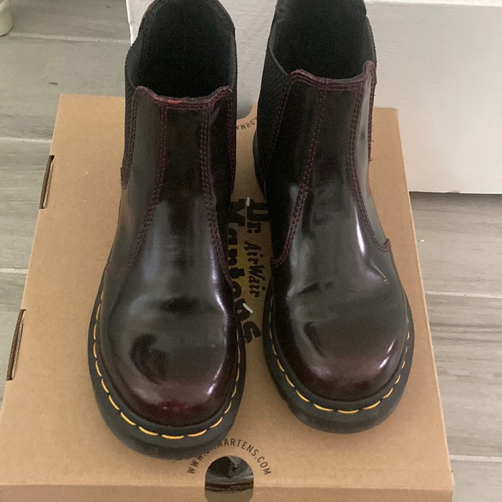 Dr.Martens boosts Women size 5